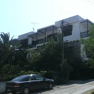 Papatzikos Traditional Aparthotel Néos Marmarás